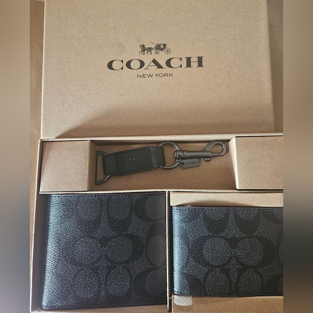 NWT Coach Men Boxed 3 in 2 Wallet Gift Set in Signature Canvas